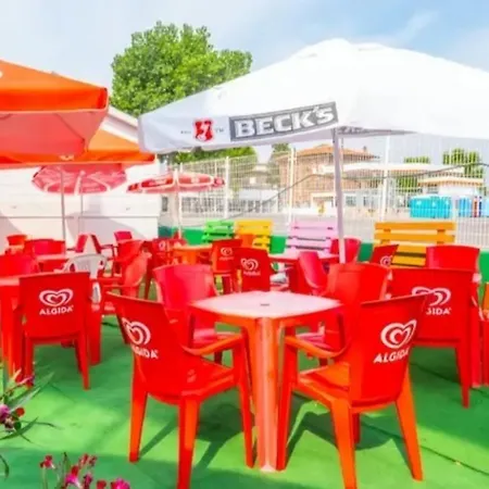 Couette-café Fiorina - Colazione Fino A Mezzogiorno - Village Gratuito - Aquafan 25e - Oltremare 22e