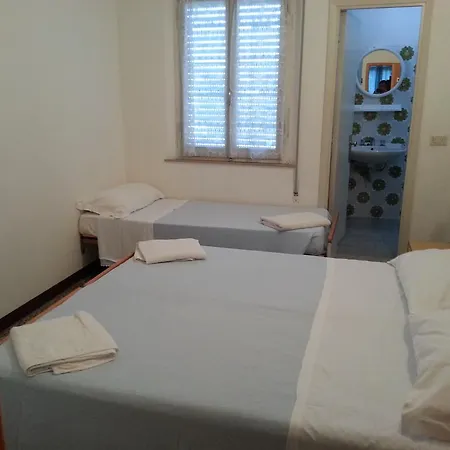 Bed & Breakfast Fiorina - Colazione Fino A Mezzogiorno - Village Gratuito - Aquafan25 Oltremare20 Riccione